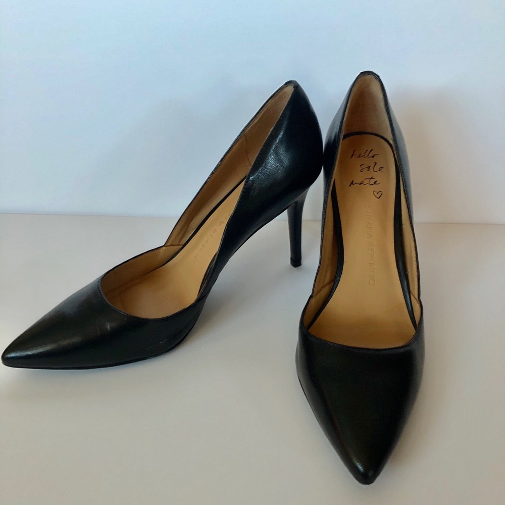 Banana Republic Maddison 12-Hour Pump